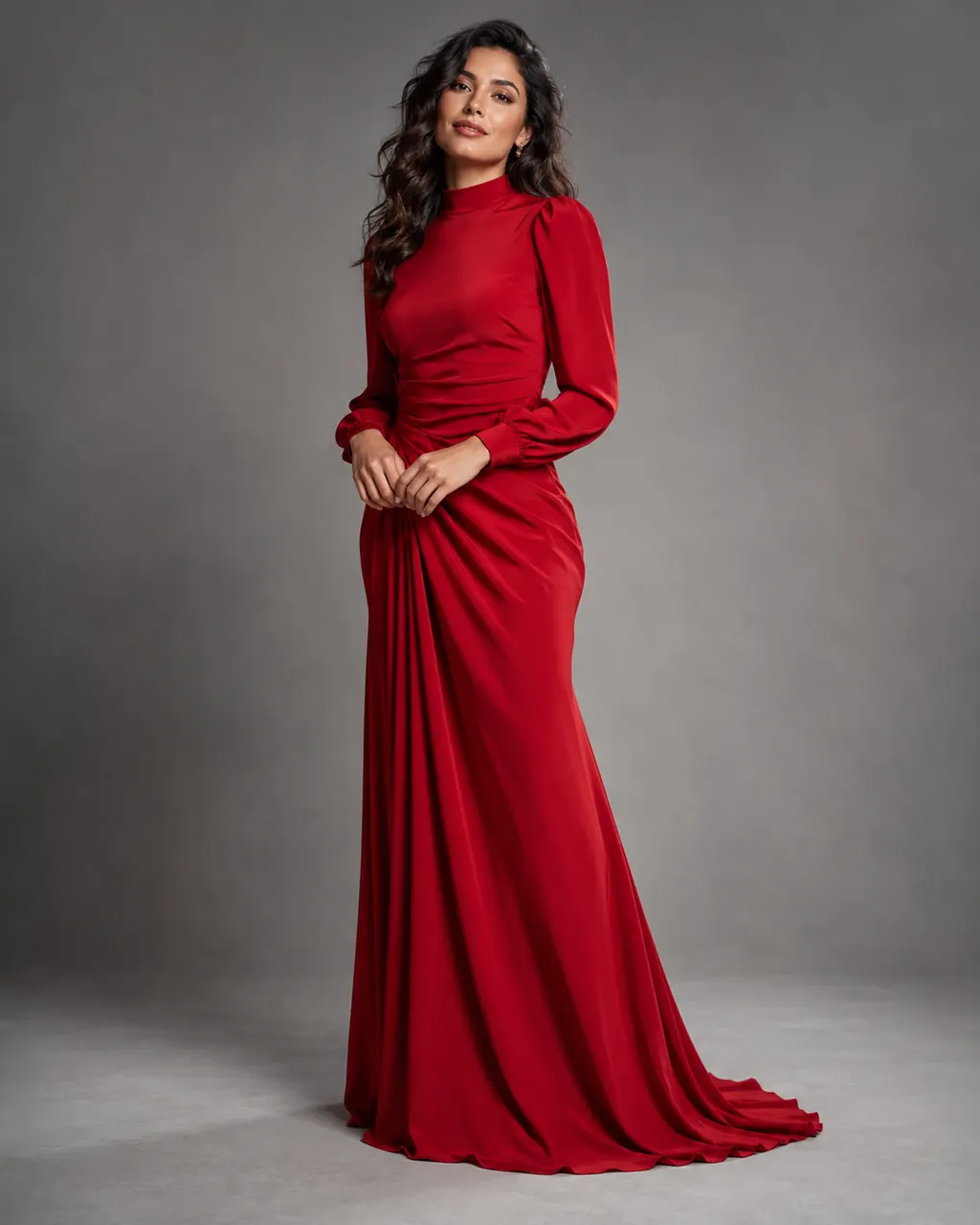 Editorial em vestido vermelho e fundo de estúdio